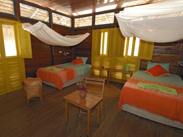 lodge Uakari Floating Lodge